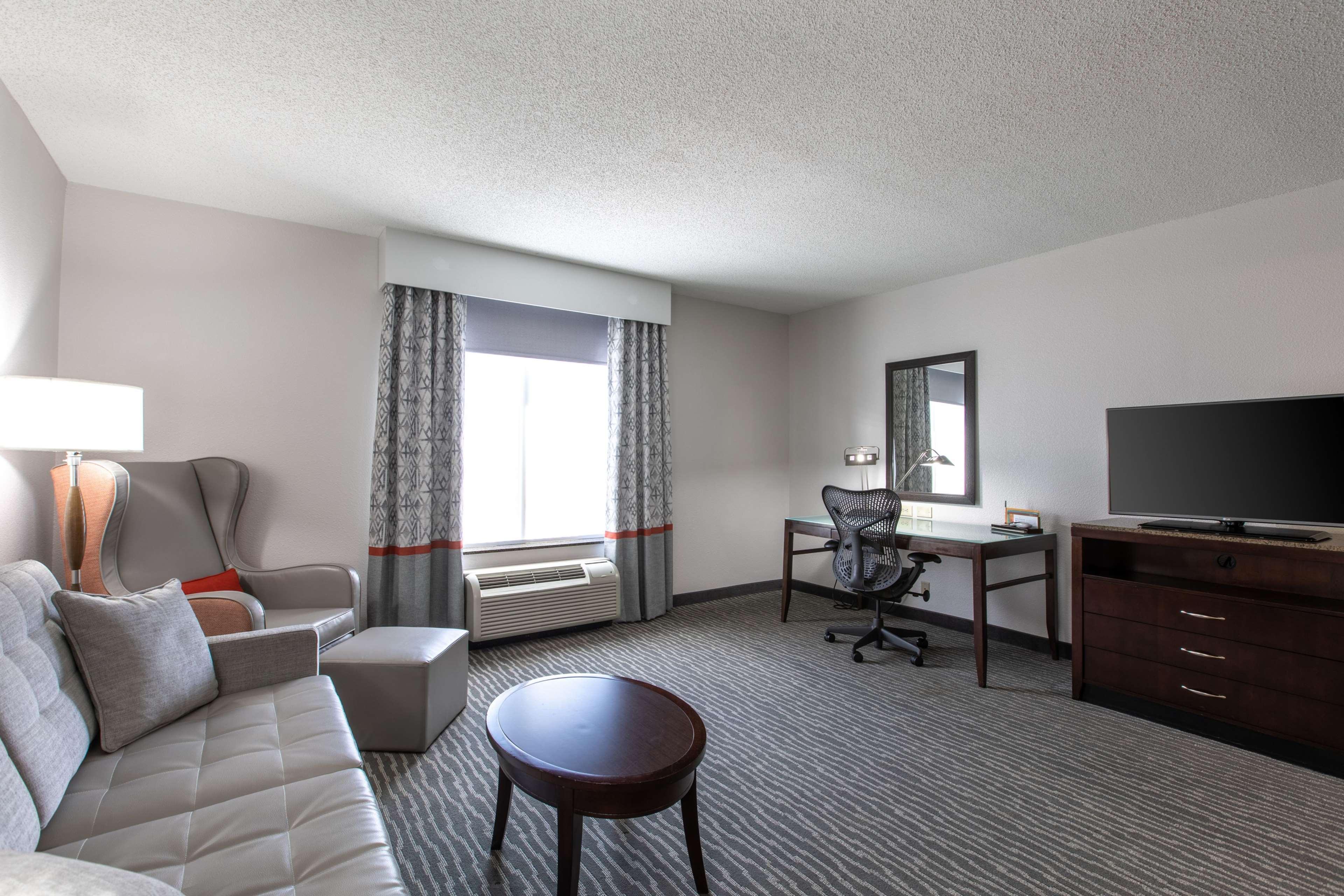 Hilton Garden Inn Lynchburg Exterior photo