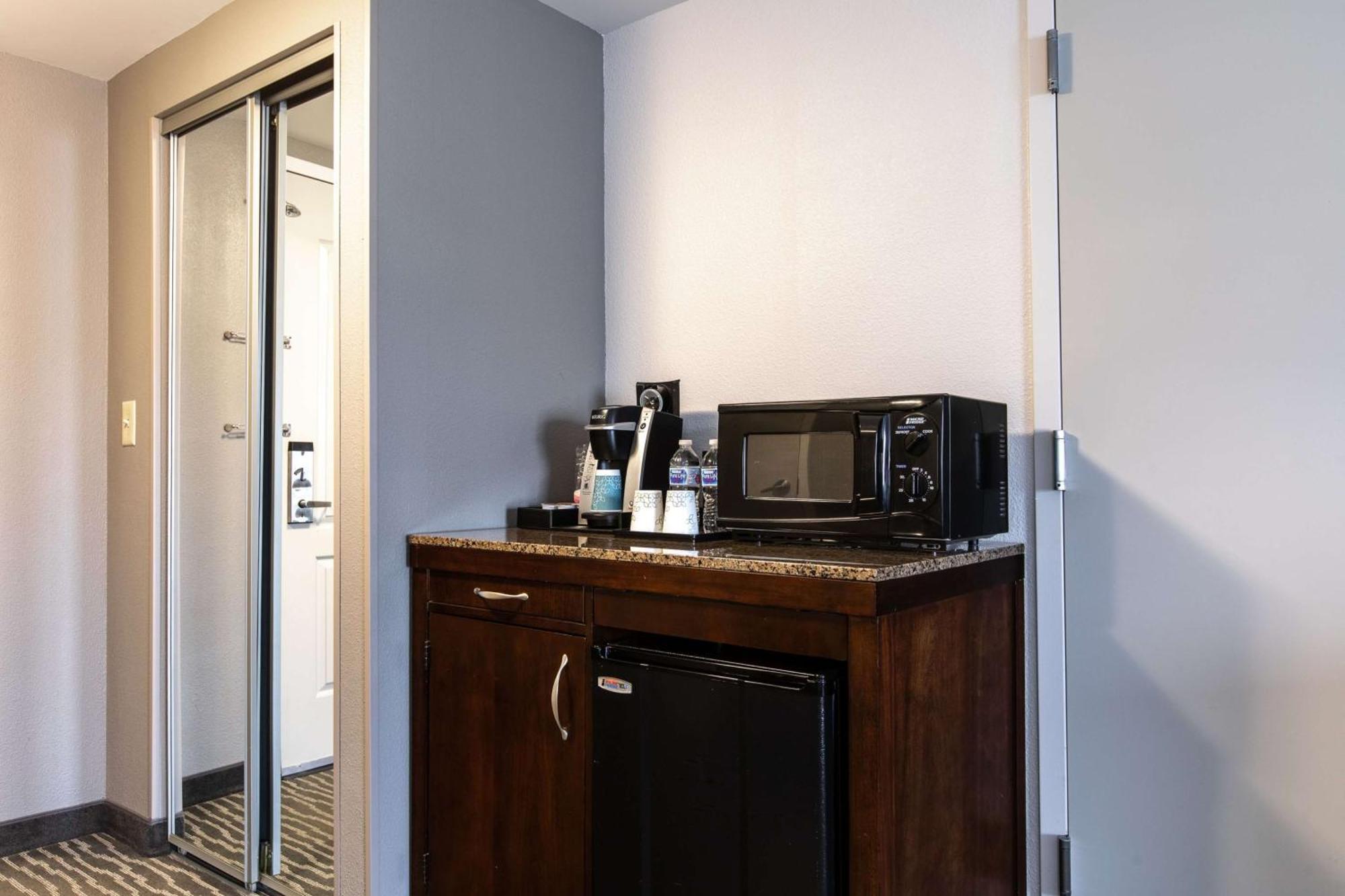 Hilton Garden Inn Lynchburg Exterior photo